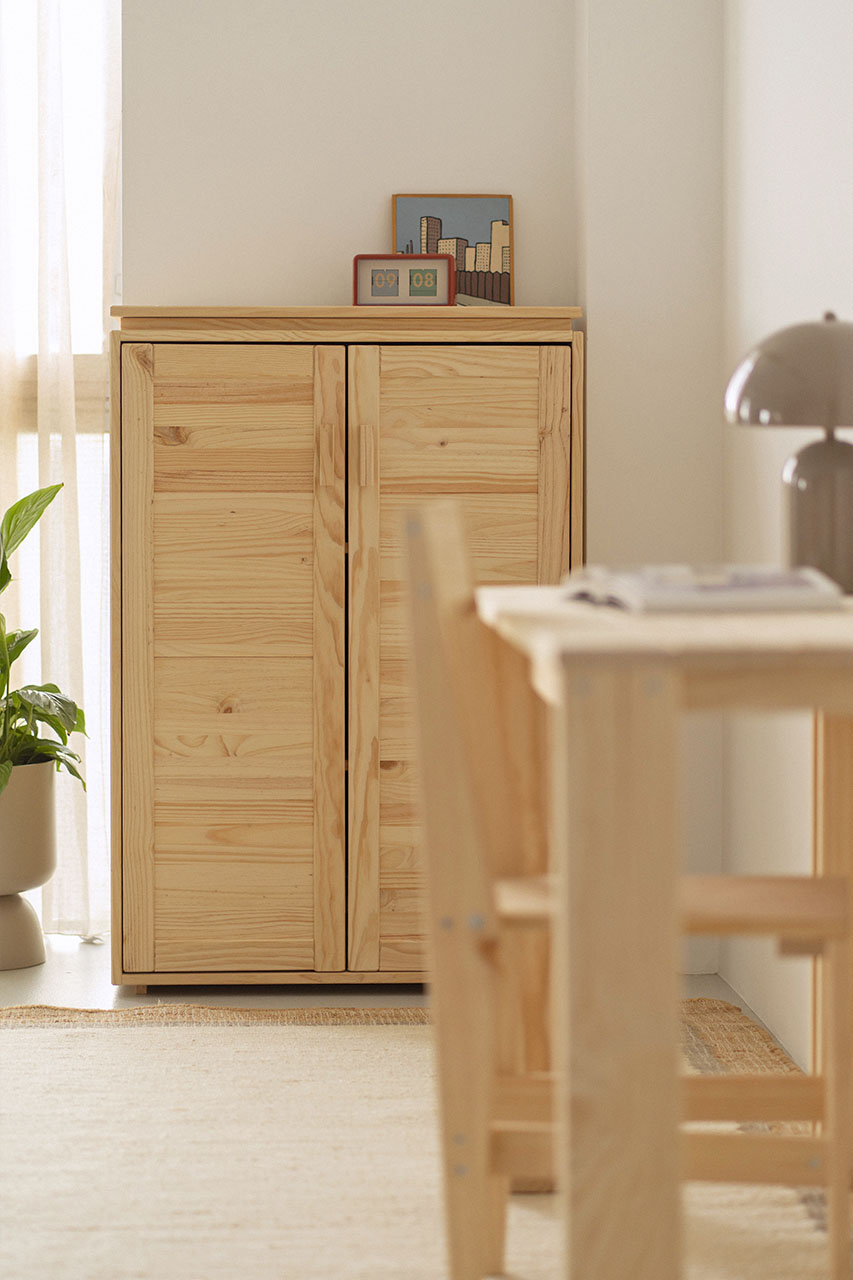 Imagen de ambiente 1 para:Armario bajo de madera natural